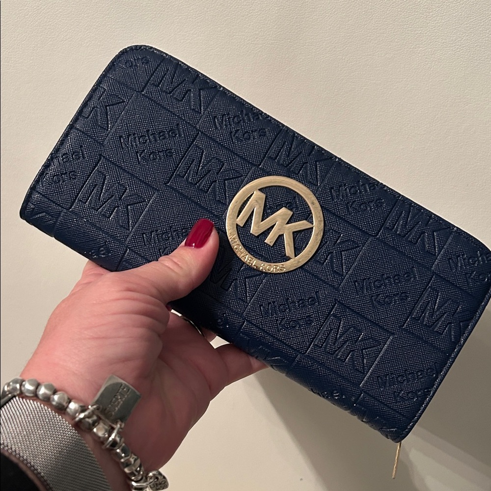 Michael Kors Navy Saffiano Zip Wallet Gold Logo